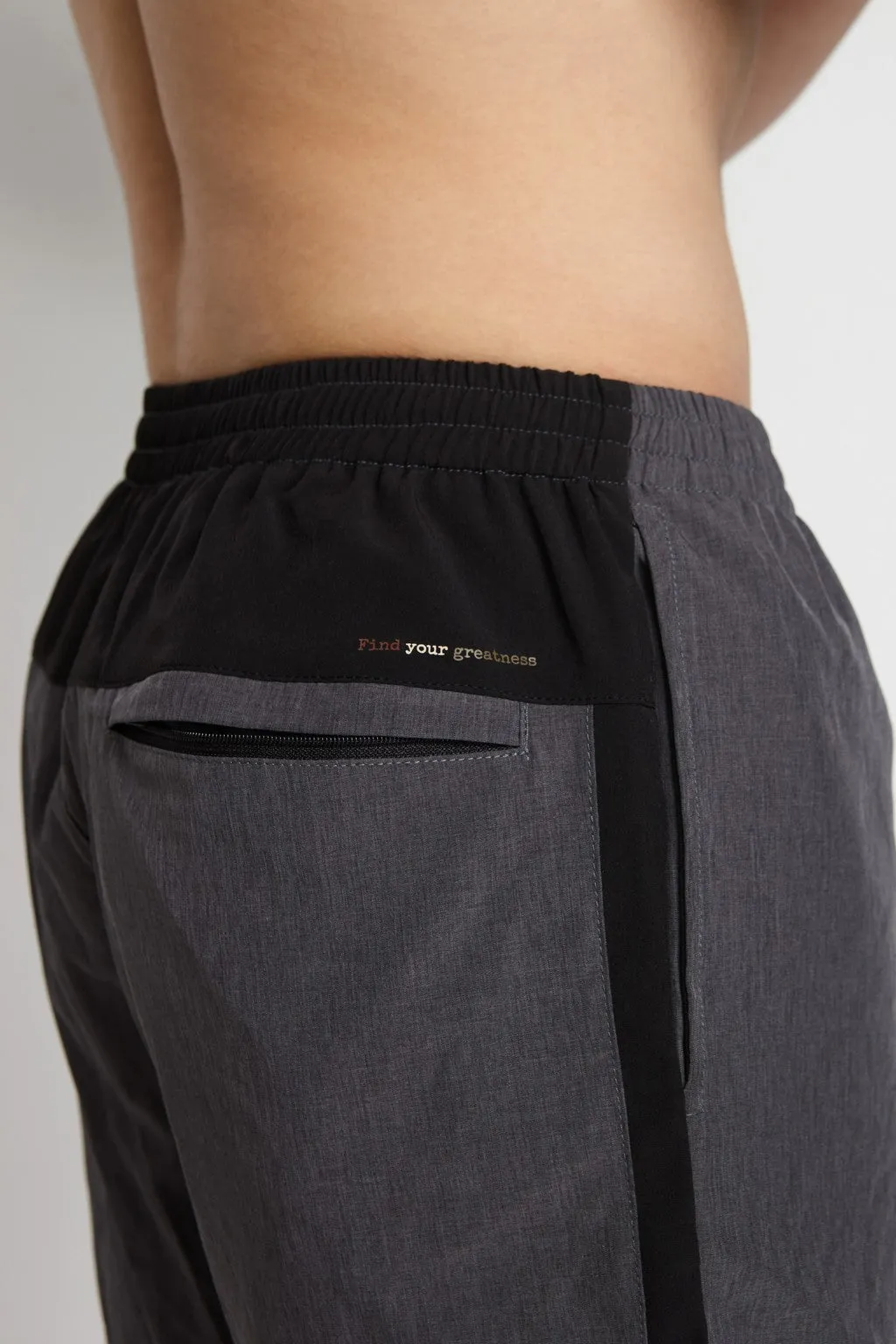 Badr Men Shorts (Iron)