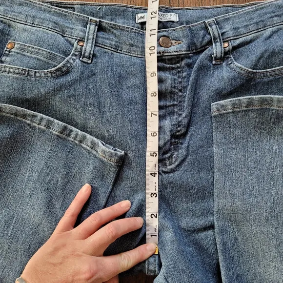 Bundle/Lot Lee Relaxed Fit At The Waist Medium Wash Jeans Size Women's 12 Short