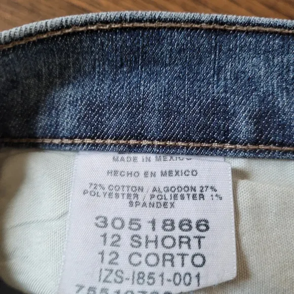 Bundle/Lot Lee Relaxed Fit At The Waist Medium Wash Jeans Size Women's 12 Short
