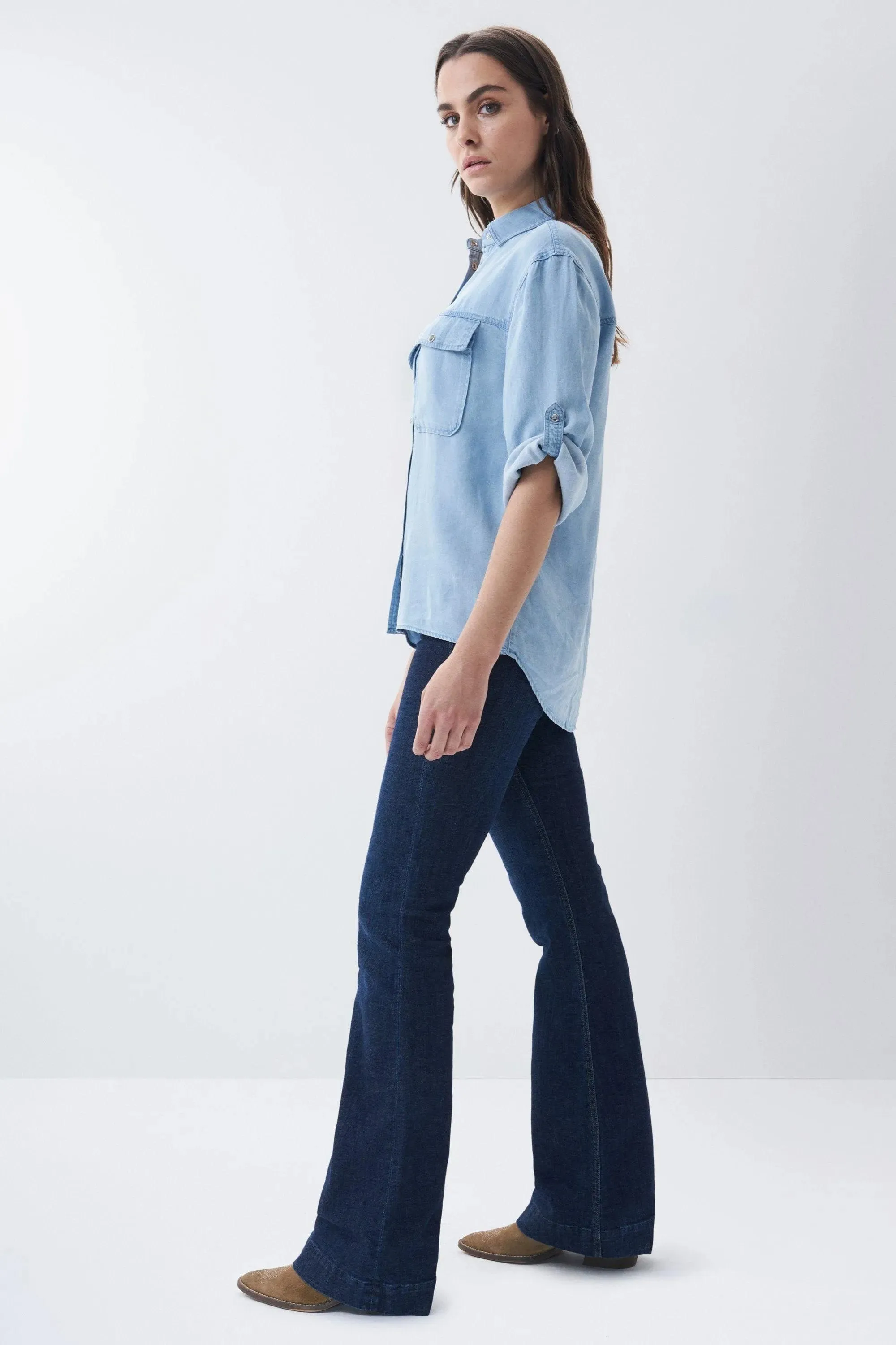 Camisa vaqueta de tencel con bolsillos