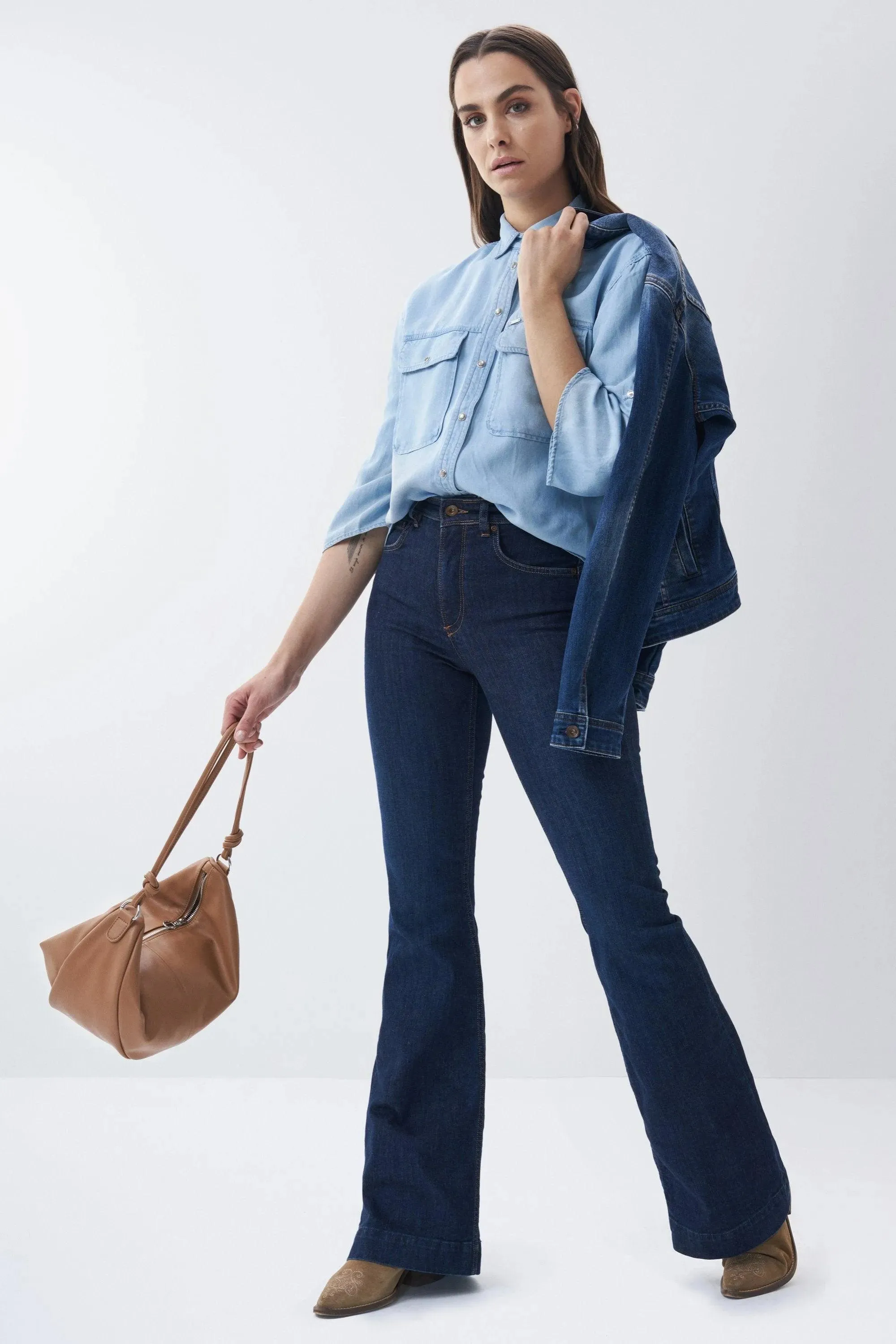 Camisa vaqueta de tencel con bolsillos