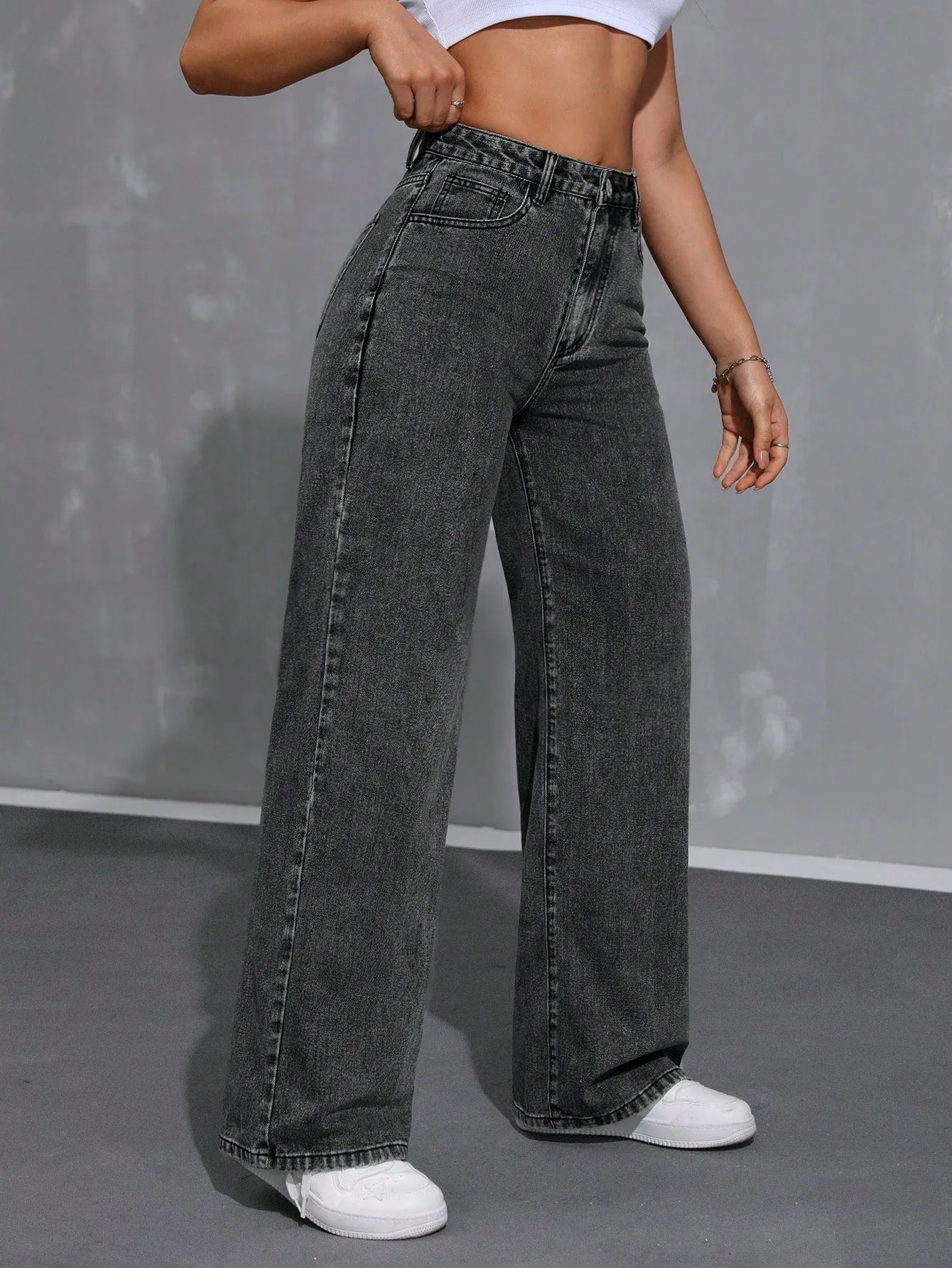 Carbon Chic High-Waist Jeans