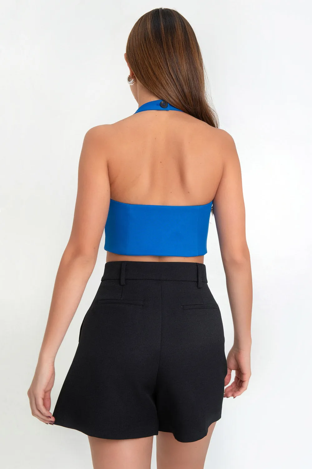 Chaleco corto cuello halter con escote espalda
