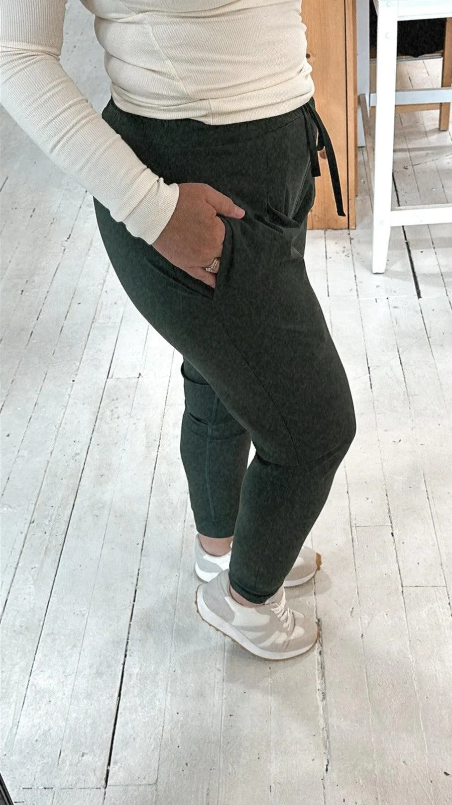 Core Pleated Front Joggers in Pine