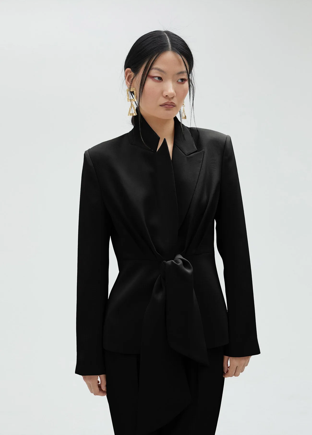 Cropped blazer with knot detail