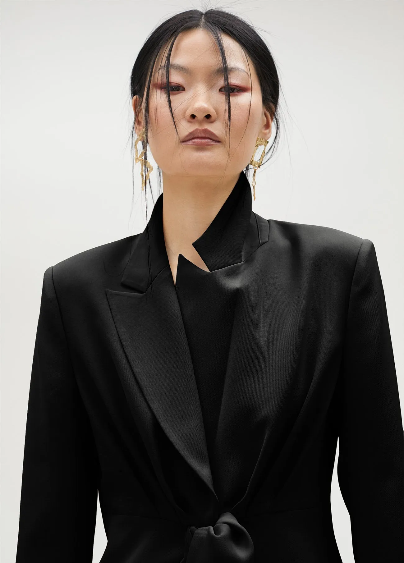 Cropped blazer with knot detail