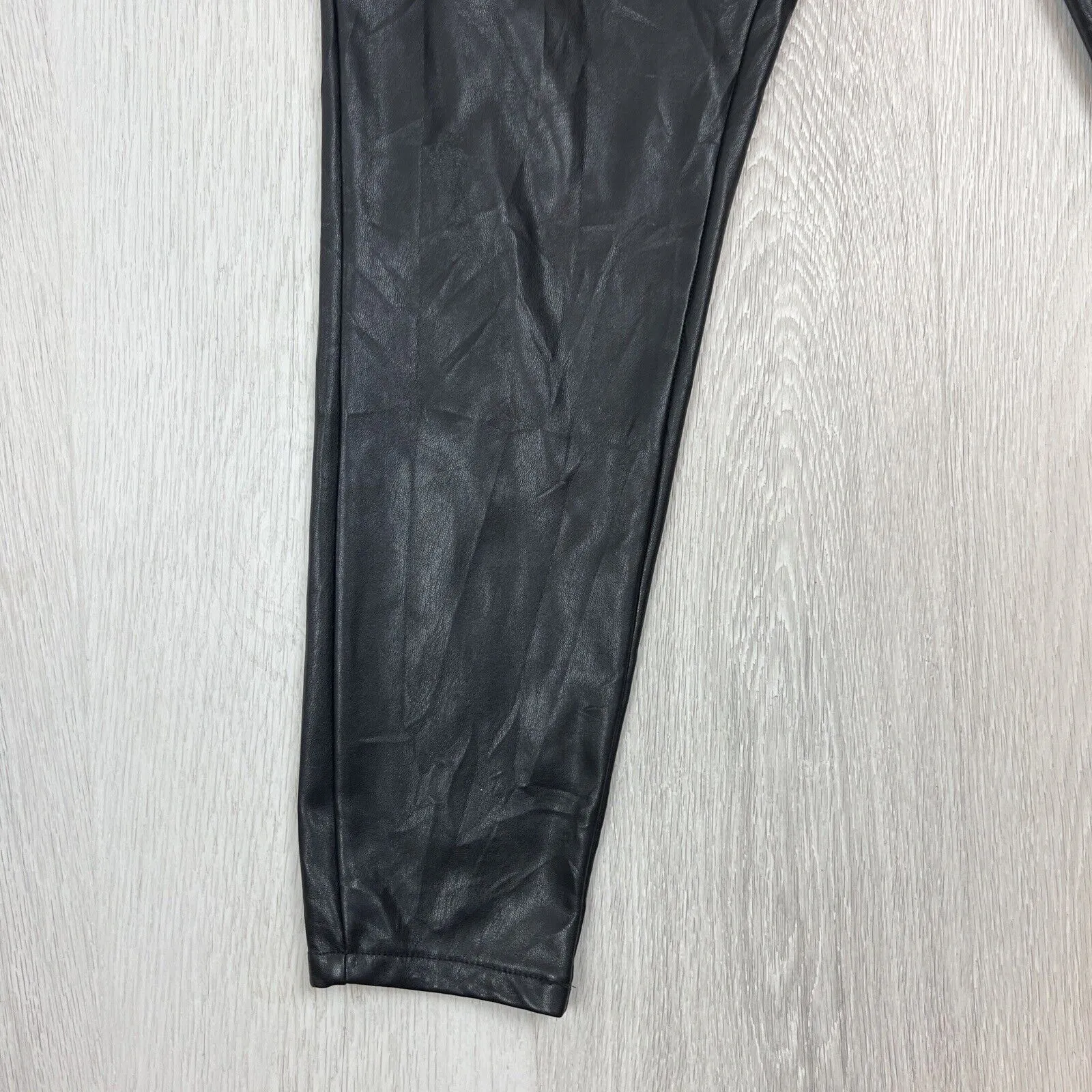 Decjuba D-Luxe Womens Black Faux Leather Jogger Pants Size Small