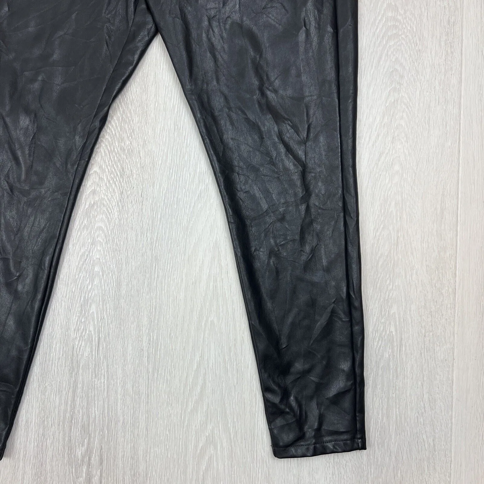 Decjuba D-Luxe Womens Black Faux Leather Jogger Pants Size Small