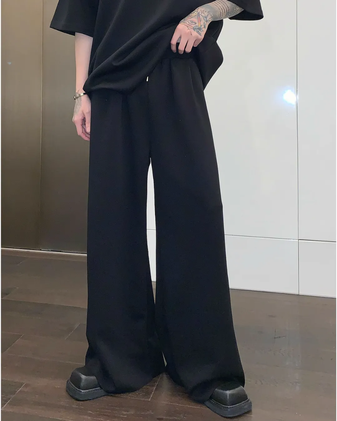 Embossed Logo Short Sleeve T-shirt / Wide Pants CBJ0069