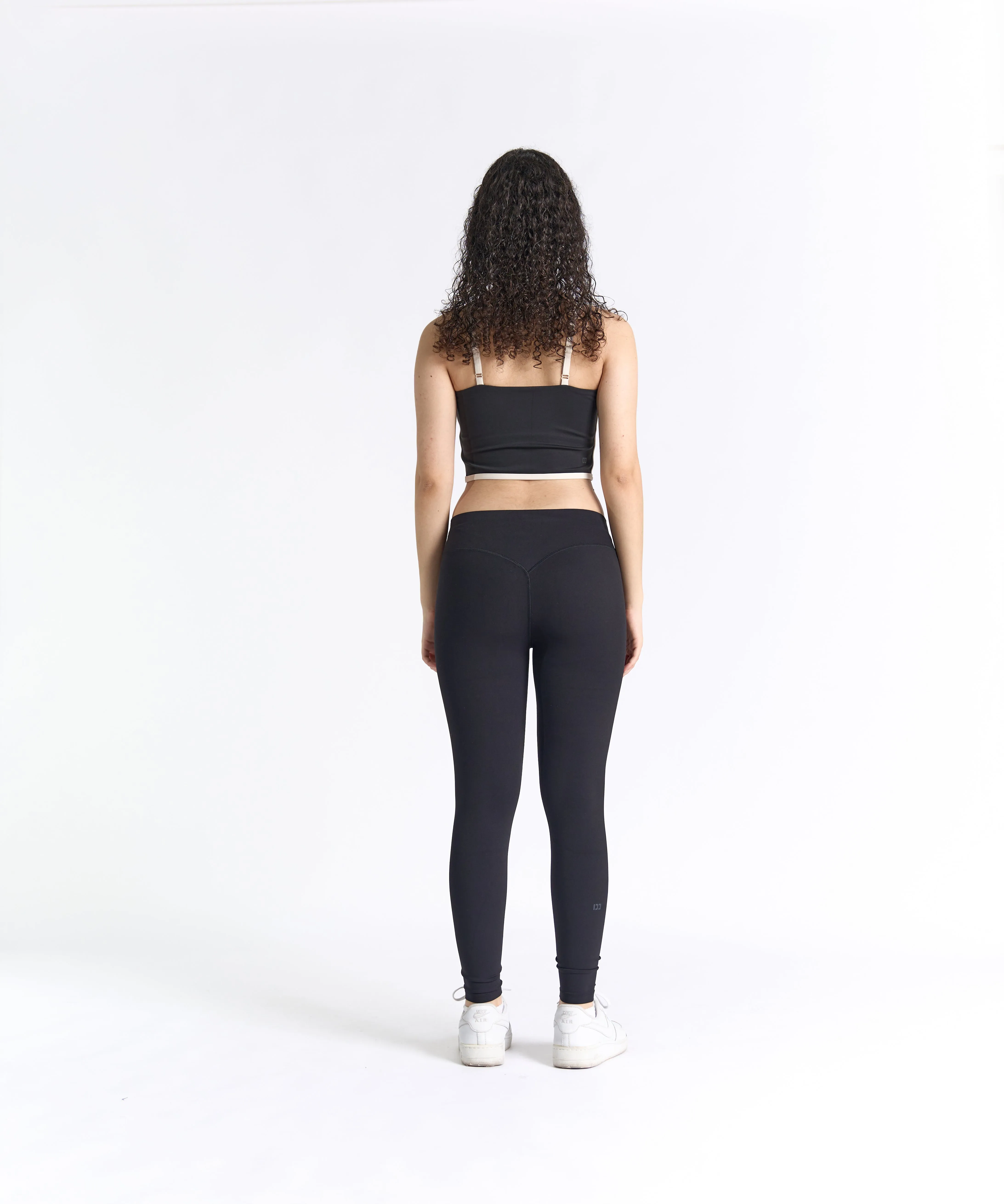 FlowForm Outline Cropped Tank (with built in pads)