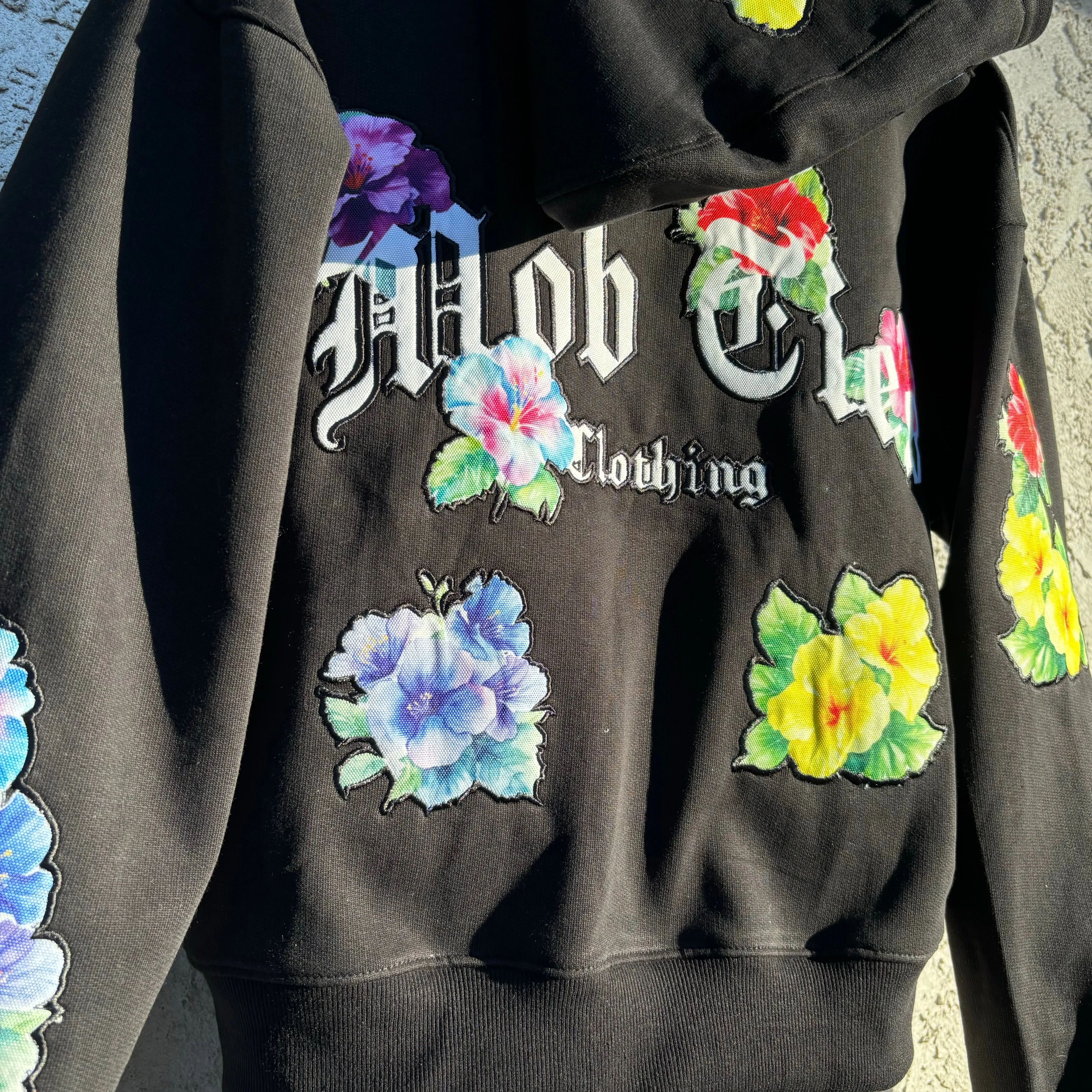 'GIVE FLOWERS' HOODIE