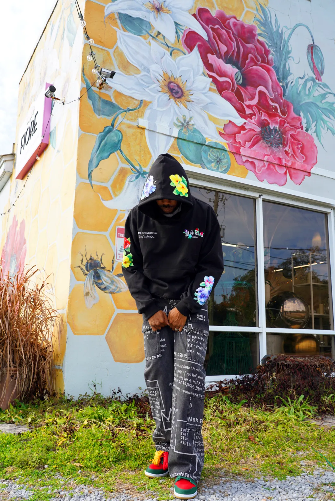 'GIVE FLOWERS' HOODIE