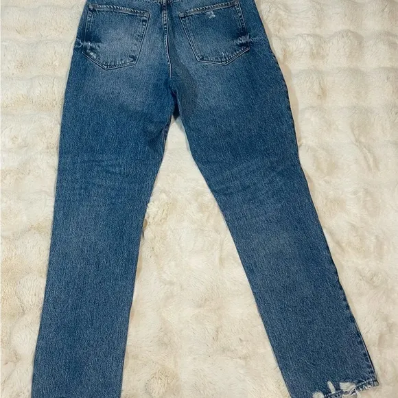 Good American Intentionally Destroyed Distressed High Waist Relaxed Fit JeanSz 6