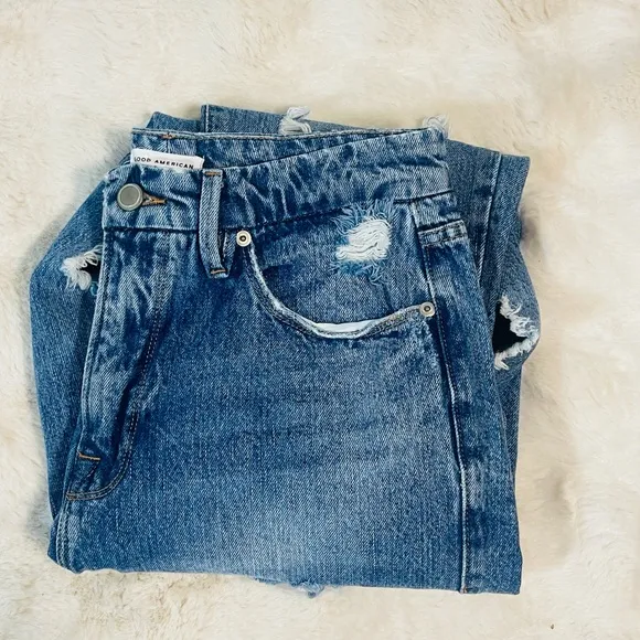 Good American Intentionally Destroyed Distressed High Waist Relaxed Fit JeanSz 6
