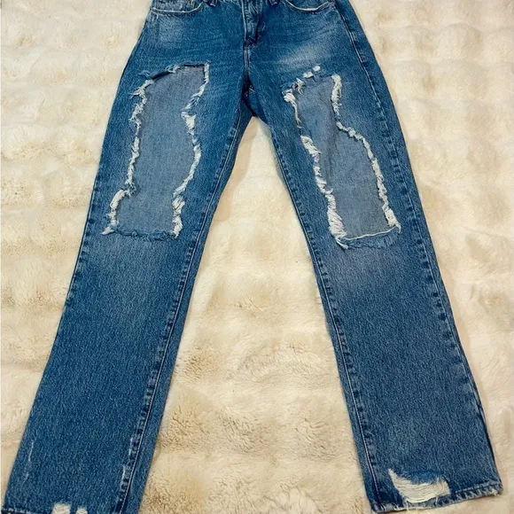 Good American Intentionally Destroyed Distressed High Waist Relaxed Fit JeanSz 6