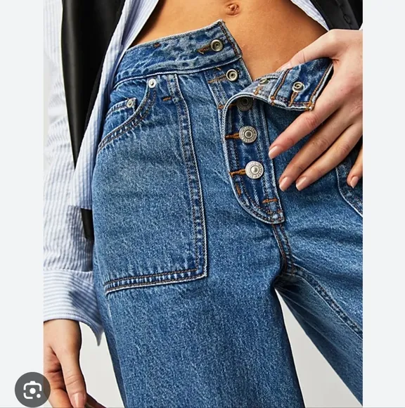 Levi’s  Reversible Dad Baggy Wide Leg Jeans Size 24