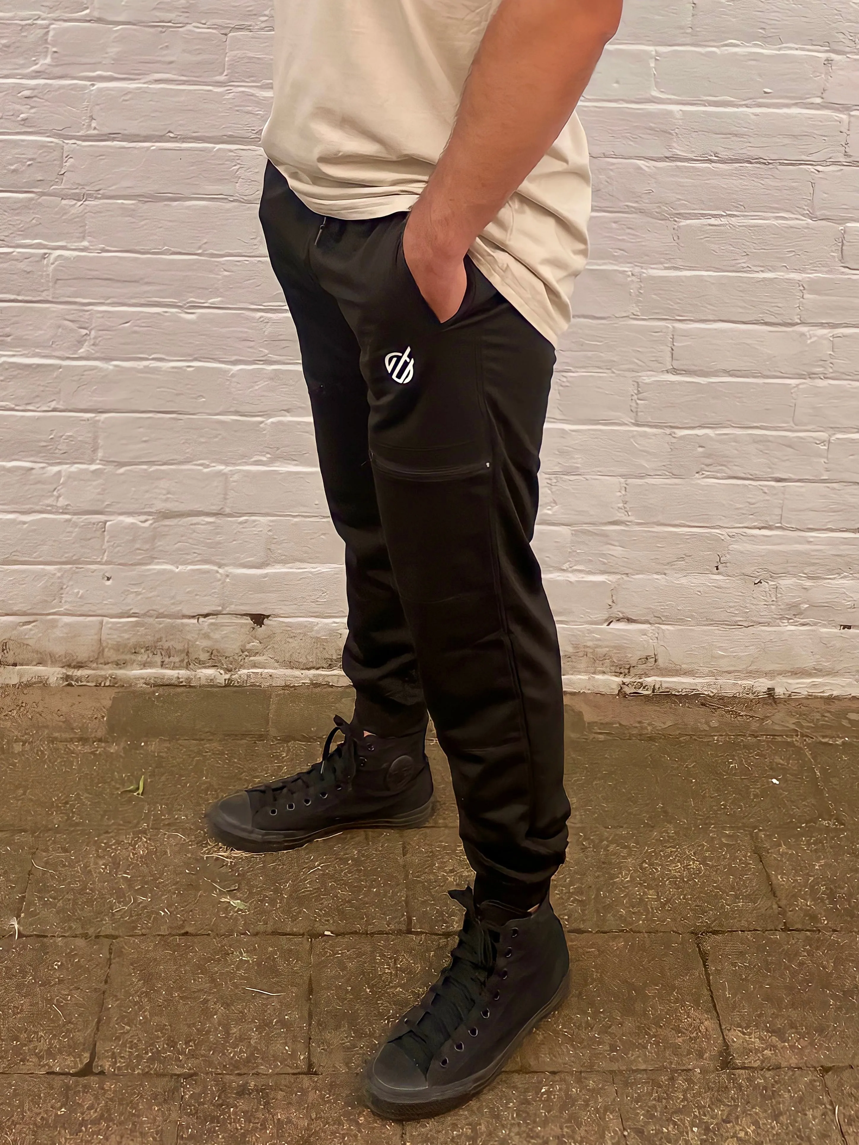 MENS CORE JOGGER PANTS in BLACK