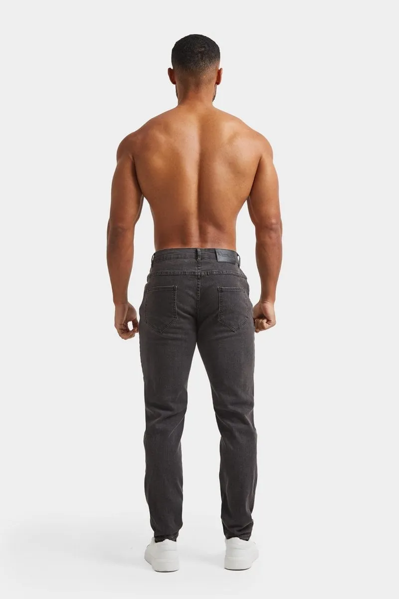 Muscle Fit Jeans in Dark Grey