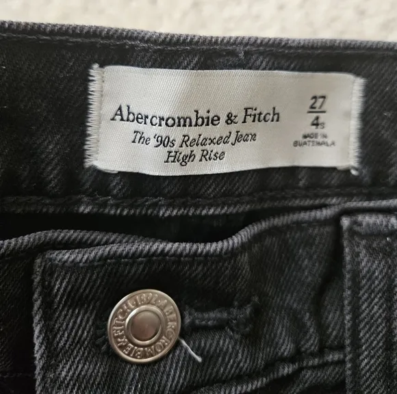 NWT Aberceombie &amp; Fitch Black Relaxed High Rise Jeans with Slit- size 27