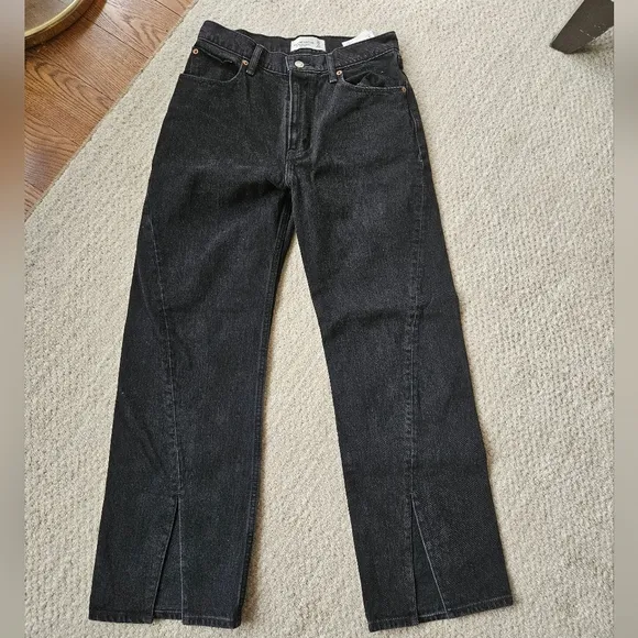 NWT Aberceombie &amp; Fitch Black Relaxed High Rise Jeans with Slit- size 27
