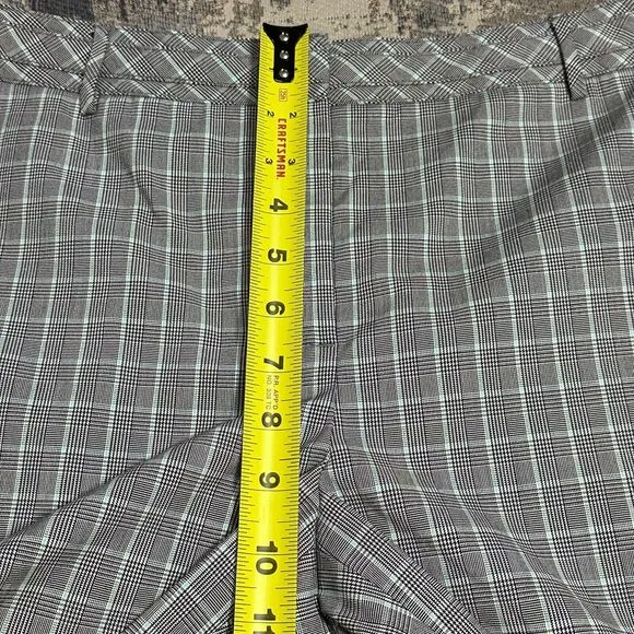 NWT Cutter Buck Womens Golf Shorts sz 8 DryTech Check Plaid Mid Rise Quick Dry