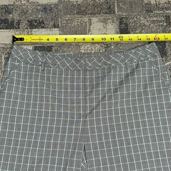 NWT Cutter Buck Womens Golf Shorts sz 8 DryTech Check Plaid Mid Rise Quick Dry