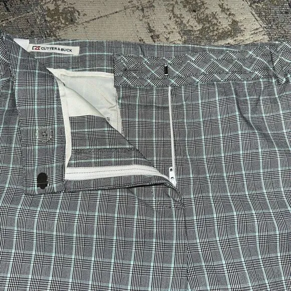 NWT Cutter Buck Womens Golf Shorts sz 8 DryTech Check Plaid Mid Rise Quick Dry