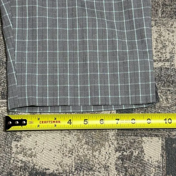 NWT Cutter Buck Womens Golf Shorts sz 8 DryTech Check Plaid Mid Rise Quick Dry