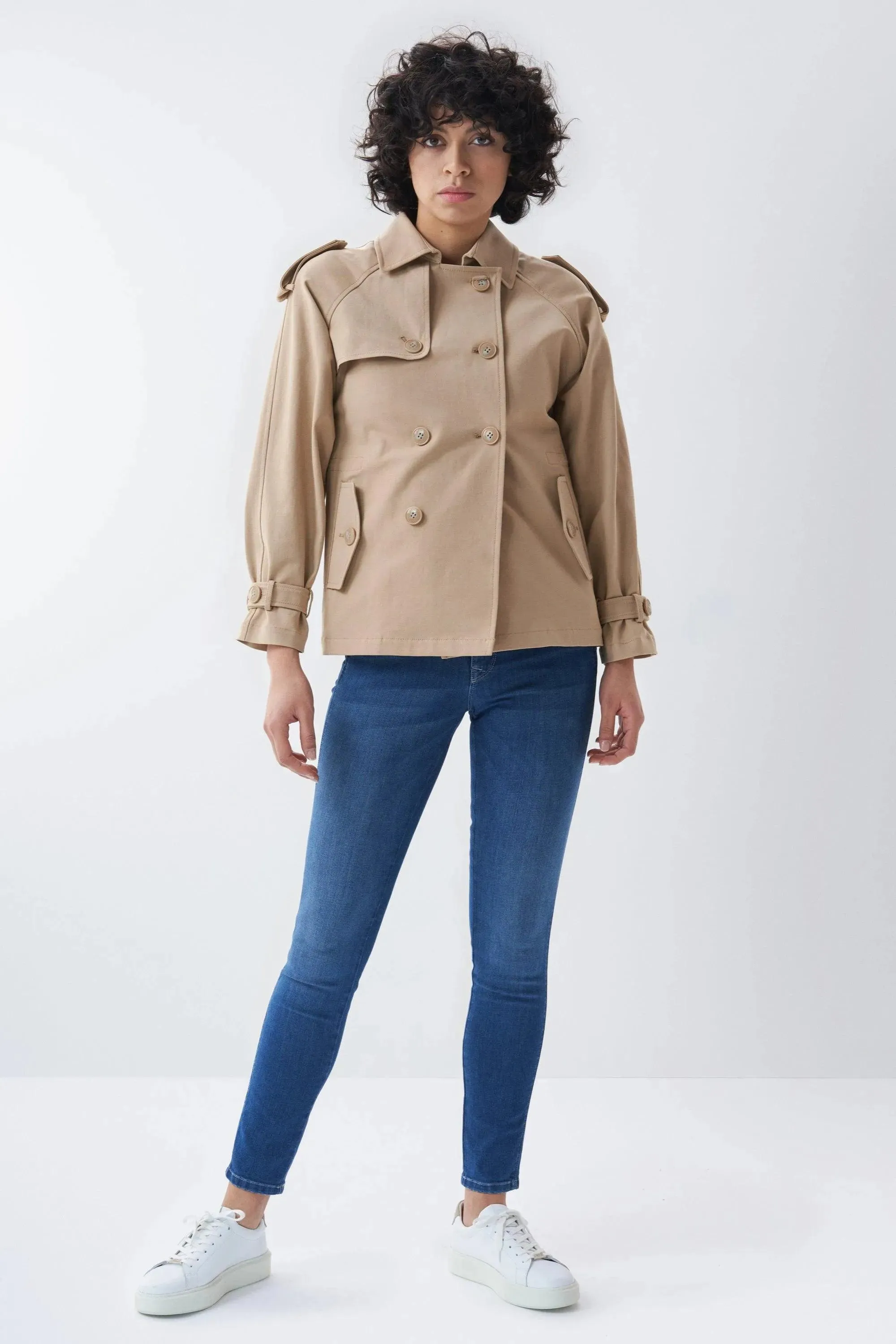 Parka con detalle de cremallera