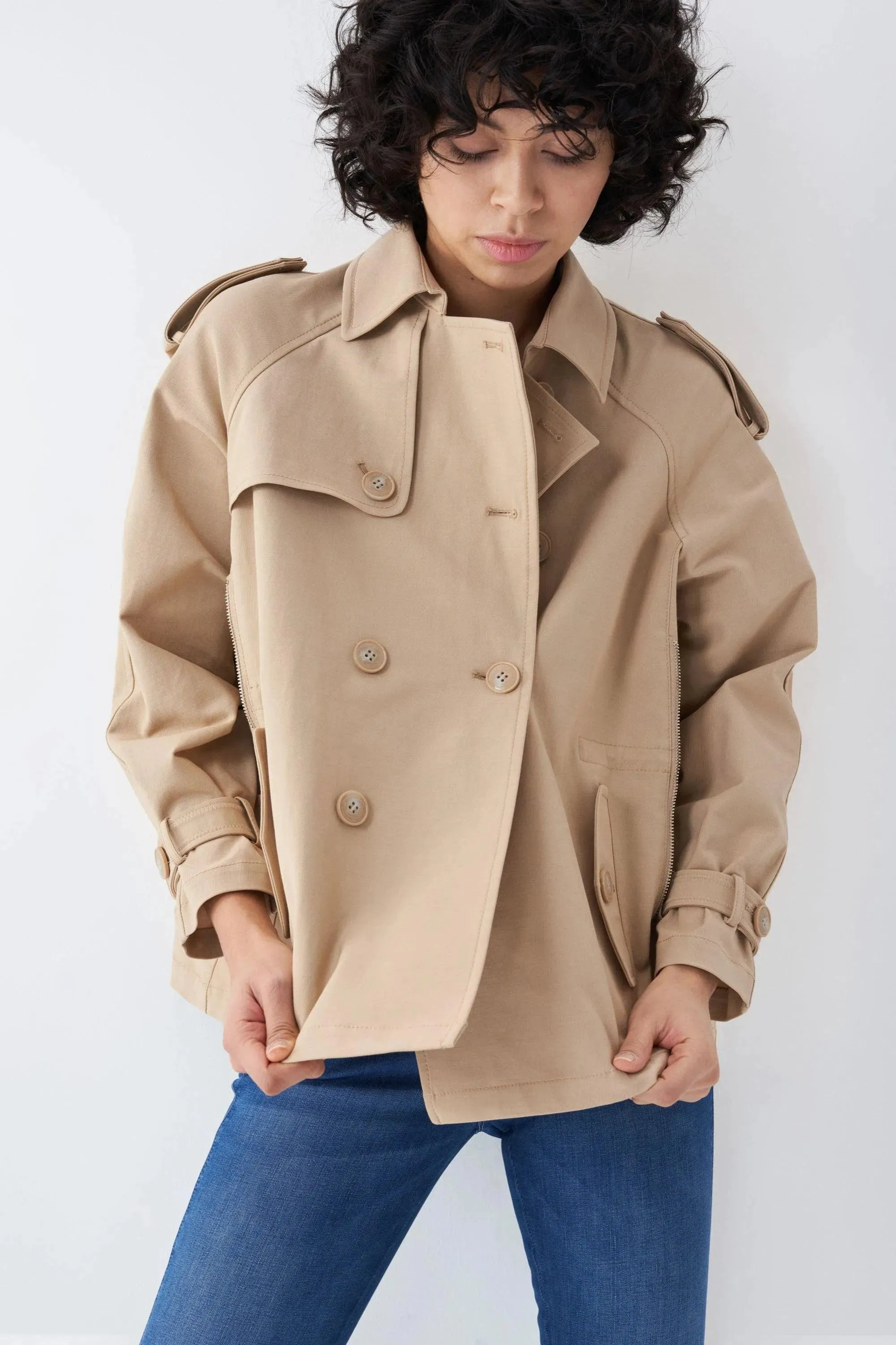 Parka con detalle de cremallera
