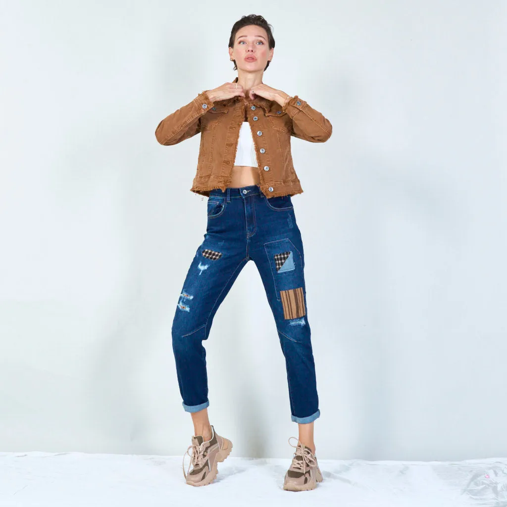 Patched Distressed Boyfriend jJeans