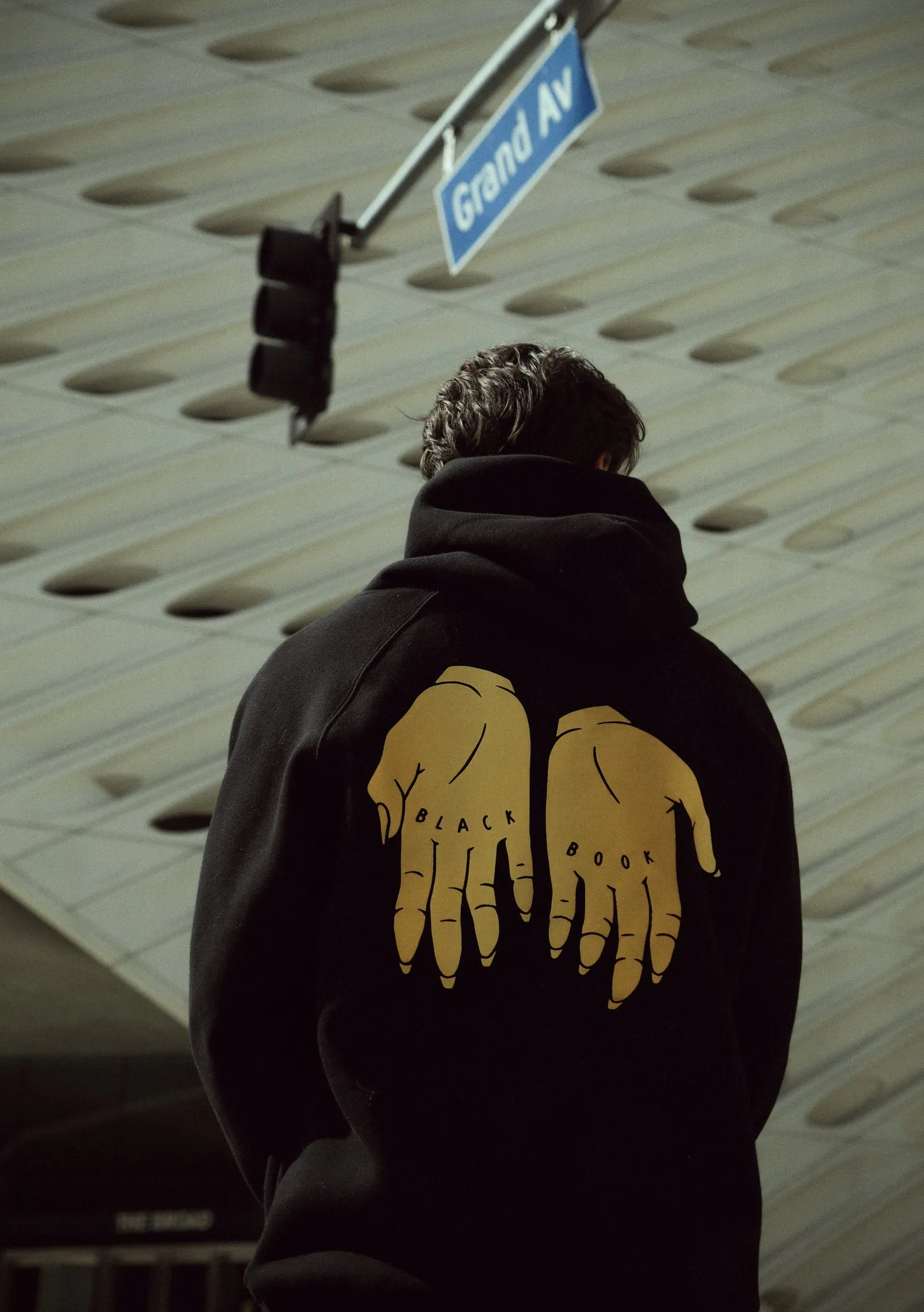 "PREMIUM" OVERSIZED HANDS HOODIE - GOLD/BLACK