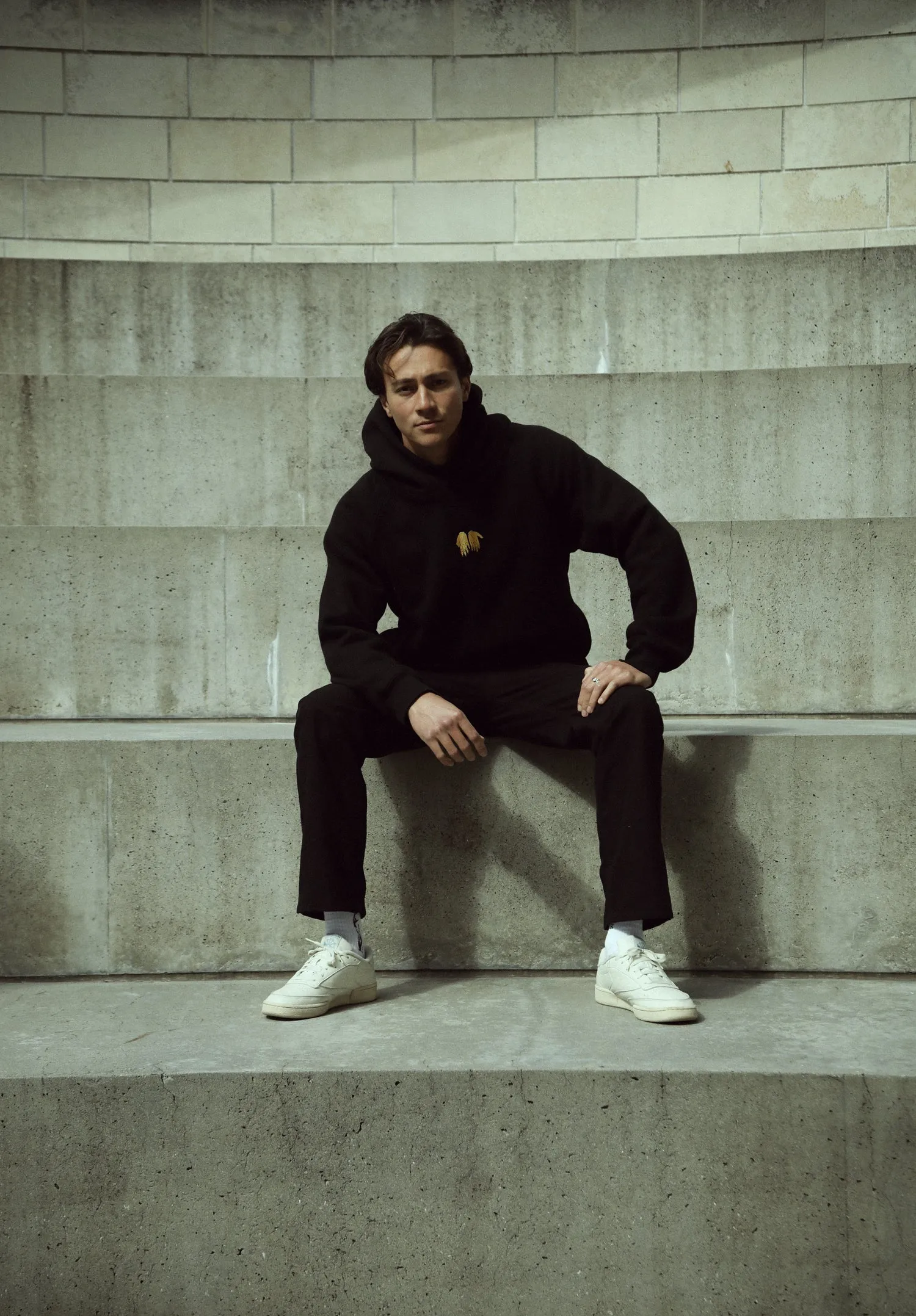 "PREMIUM" OVERSIZED HANDS HOODIE - GOLD/BLACK