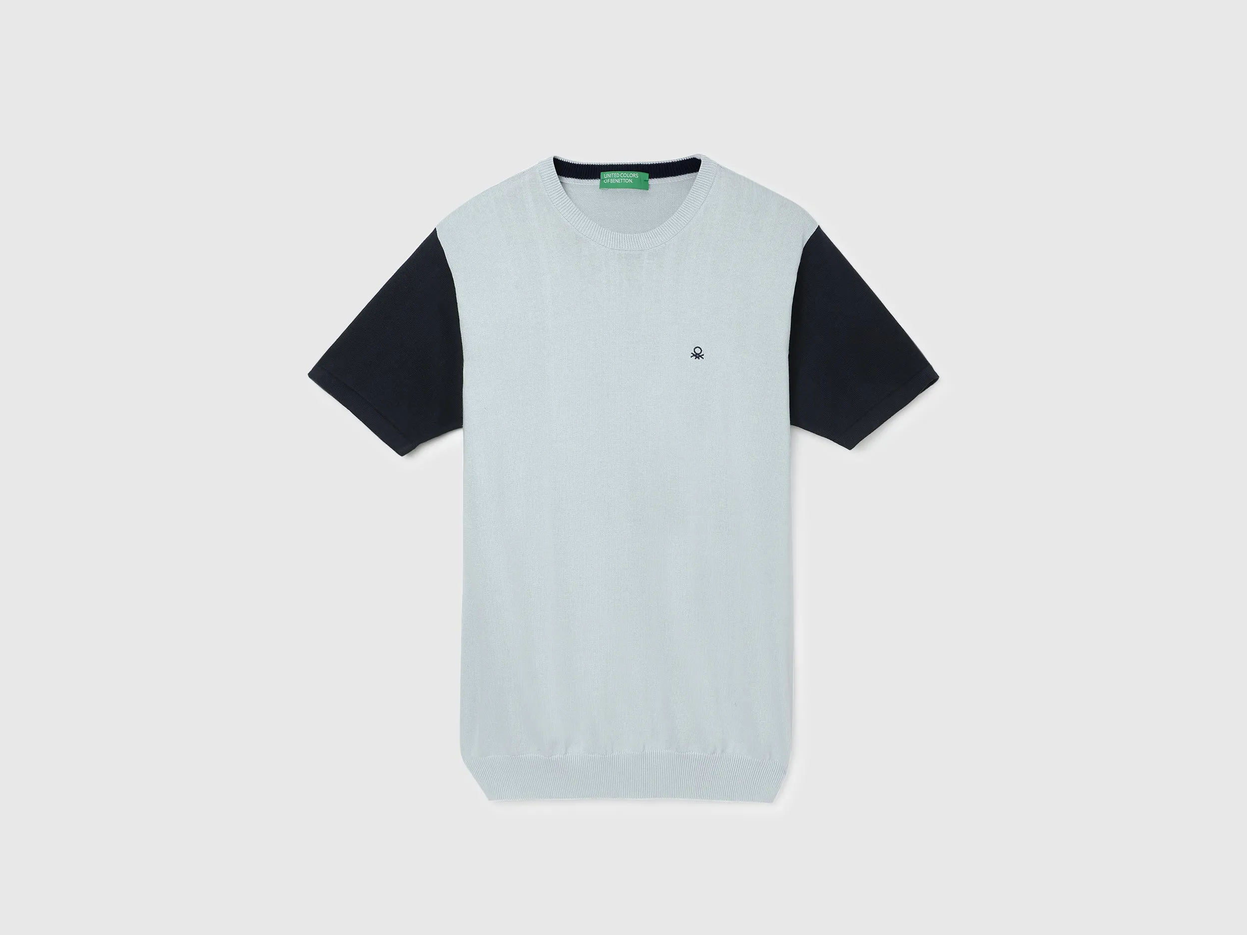 Regular Fit Round Neck Colourblocked Sweater