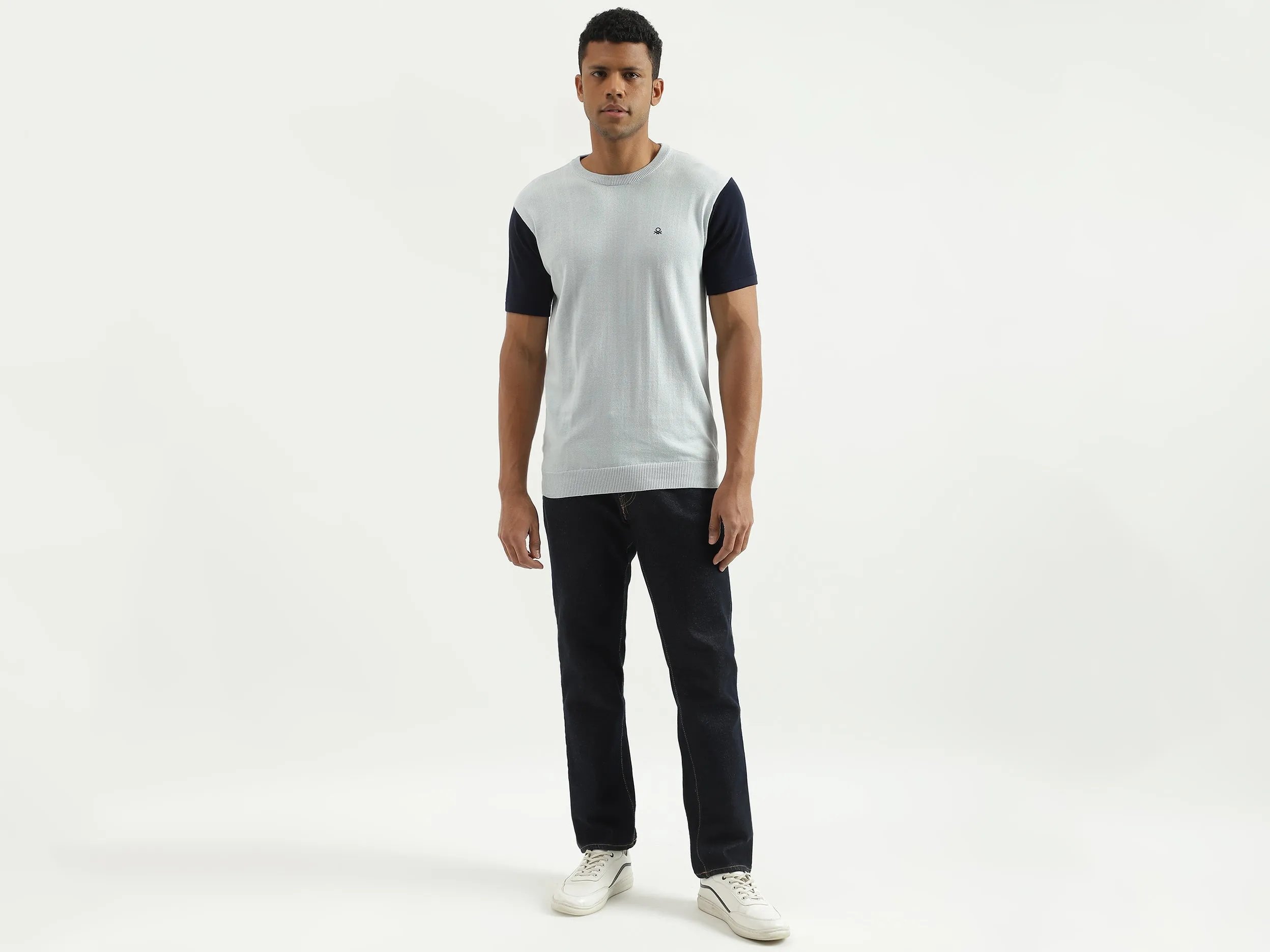 Regular Fit Round Neck Colourblocked Sweater