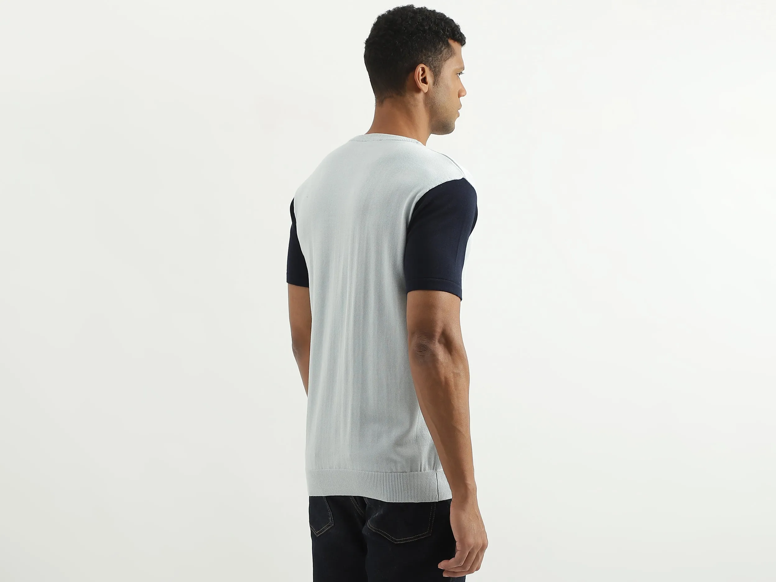 Regular Fit Round Neck Colourblocked Sweater
