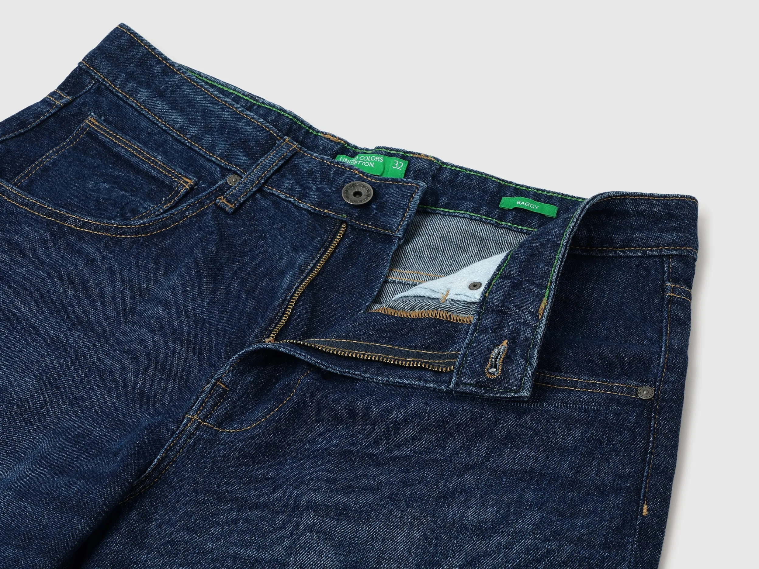 Solid Baggy Fit Mid Wash Jeans