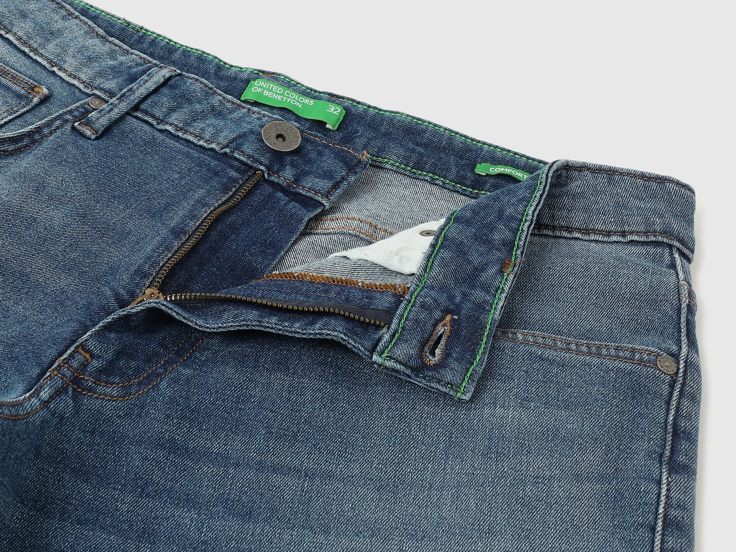 Solid Relaxed Fit Jeans