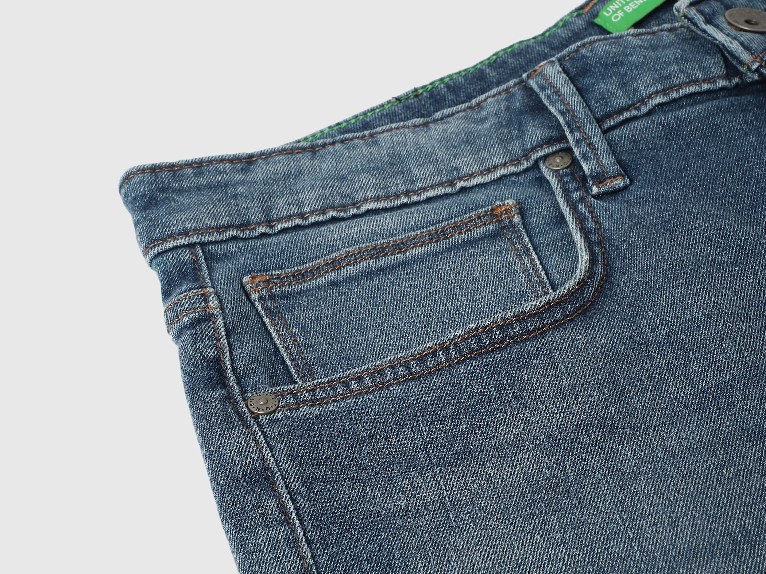 Solid Relaxed Fit Jeans