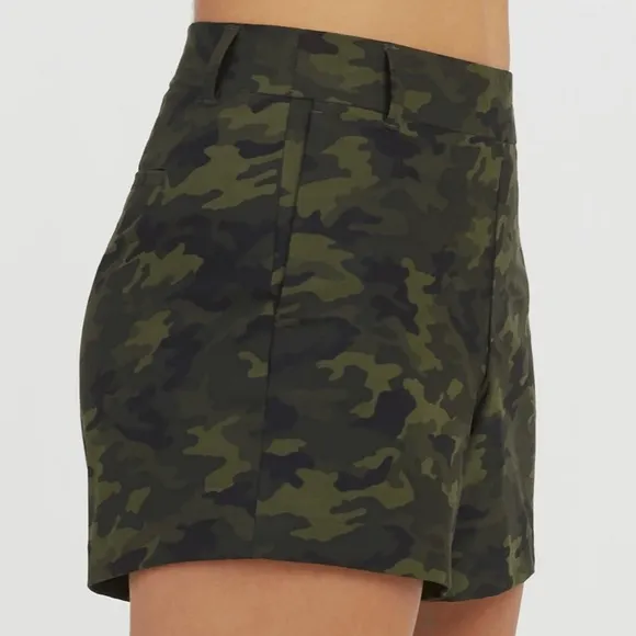 Spanx Small Shorts Sunshine Shorts 4” in Green Camo NWT