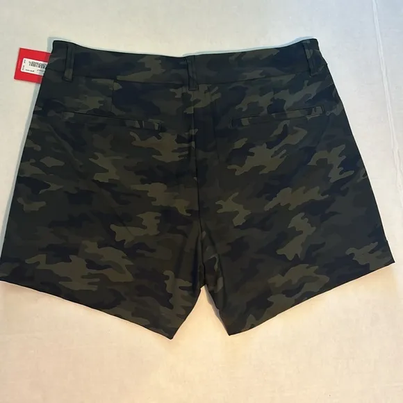 Spanx Small Shorts Sunshine Shorts 4” in Green Camo NWT