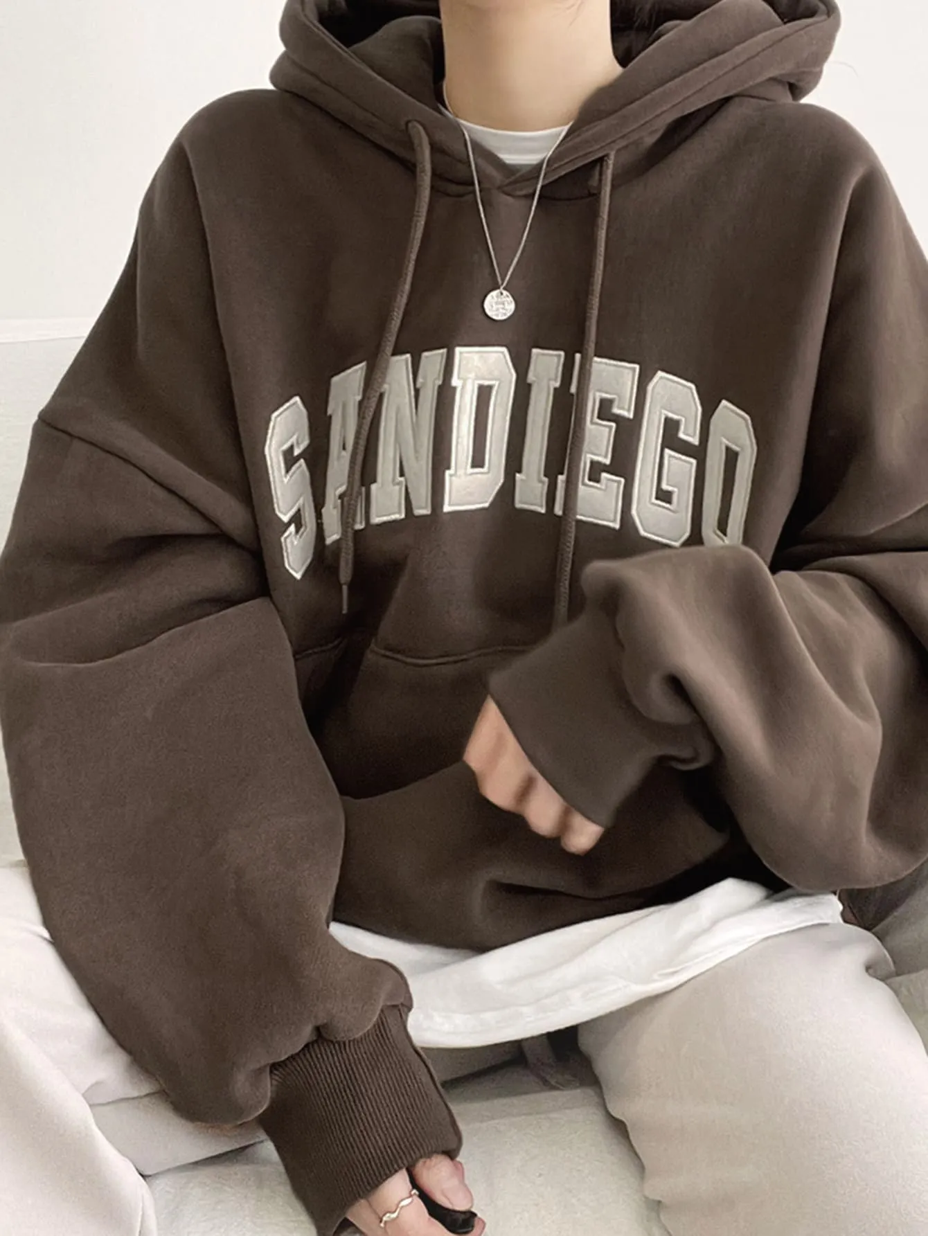 Sudadera con capucha DAZY en Cherry Vibes