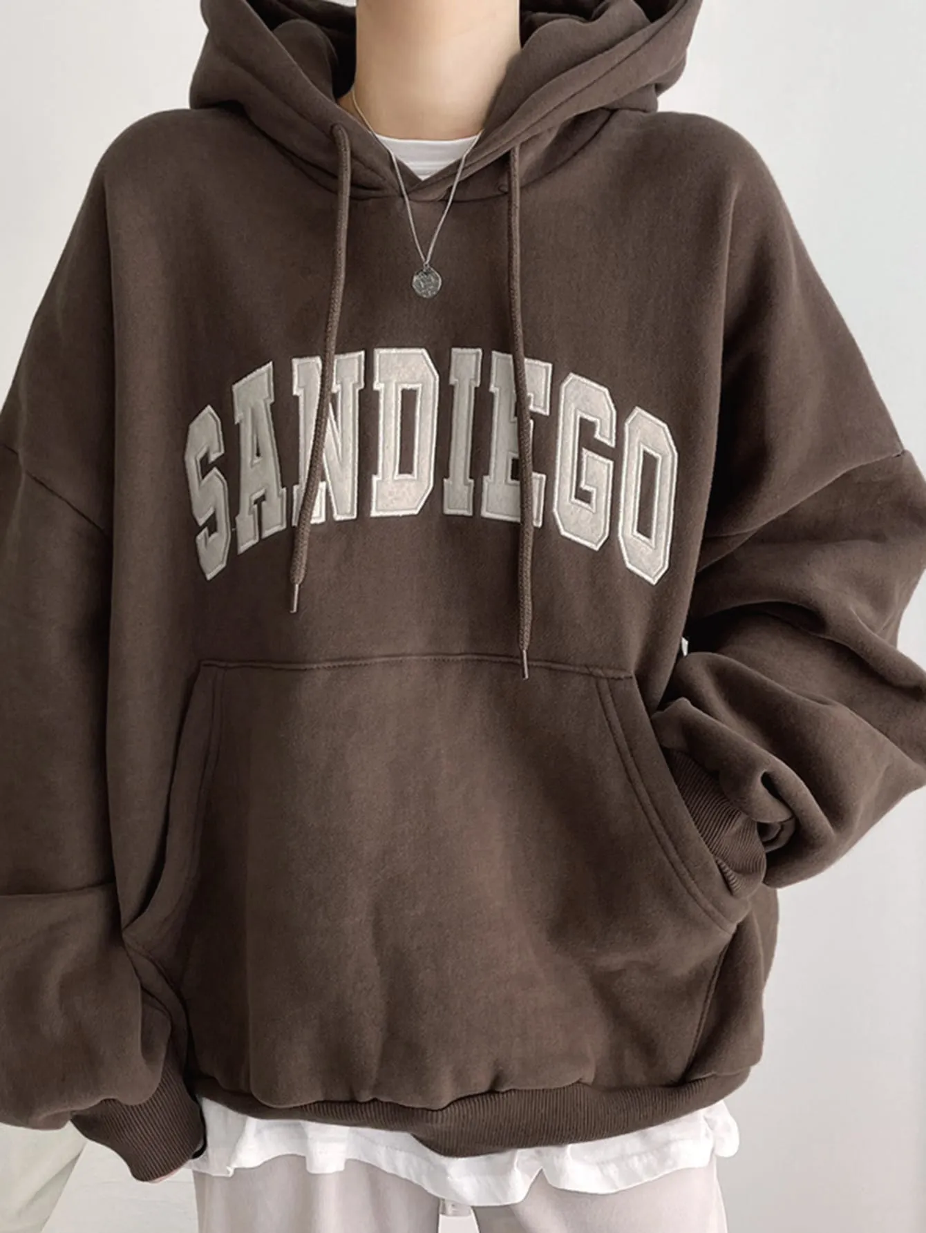 Sudadera con capucha DAZY en Cherry Vibes