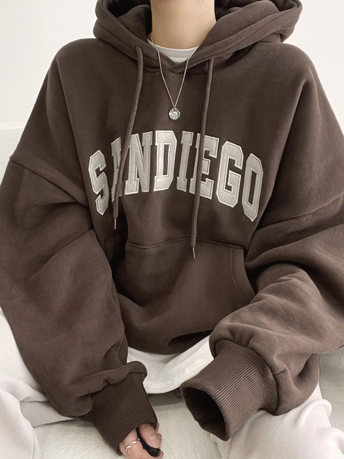 Sudadera con capucha DAZY en Cherry Vibes