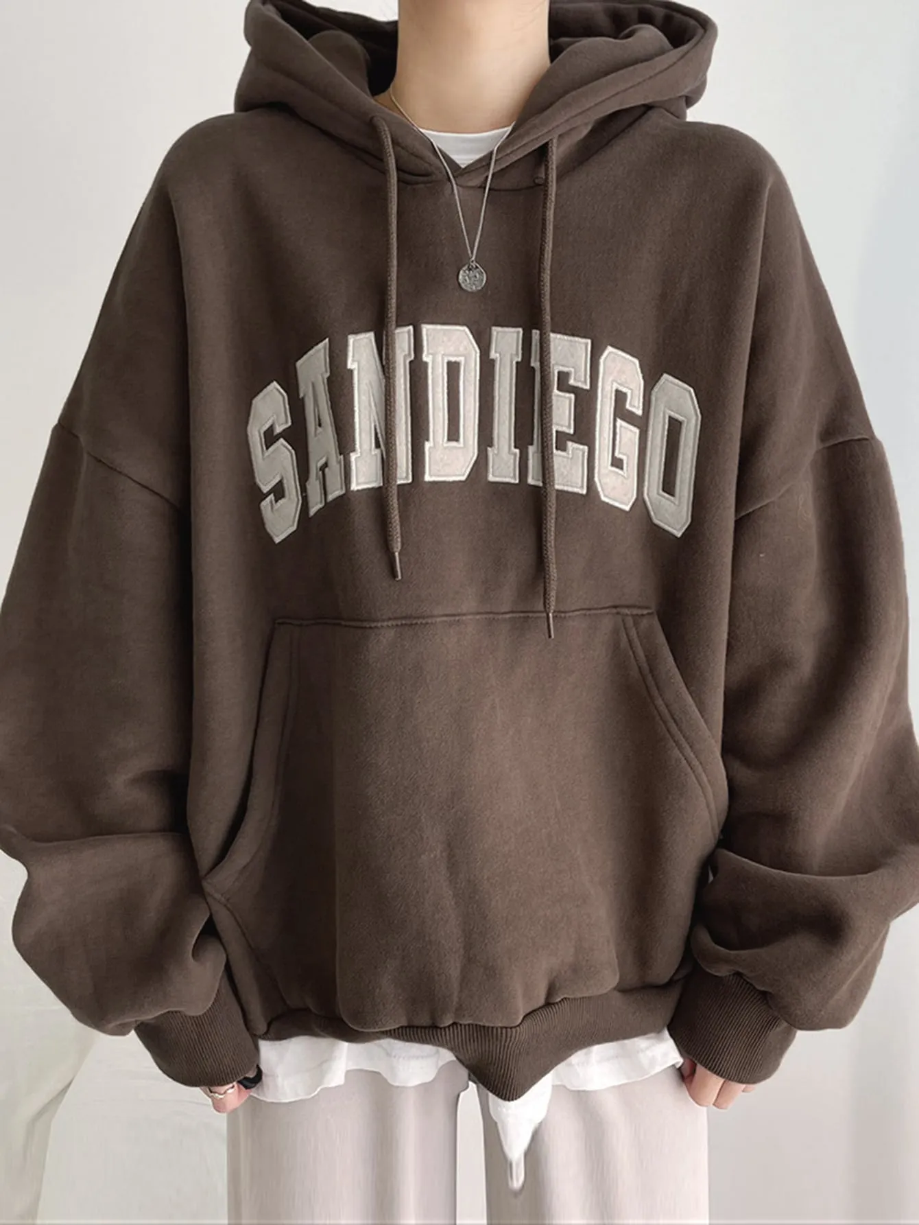 Sudadera con capucha DAZY en Cherry Vibes