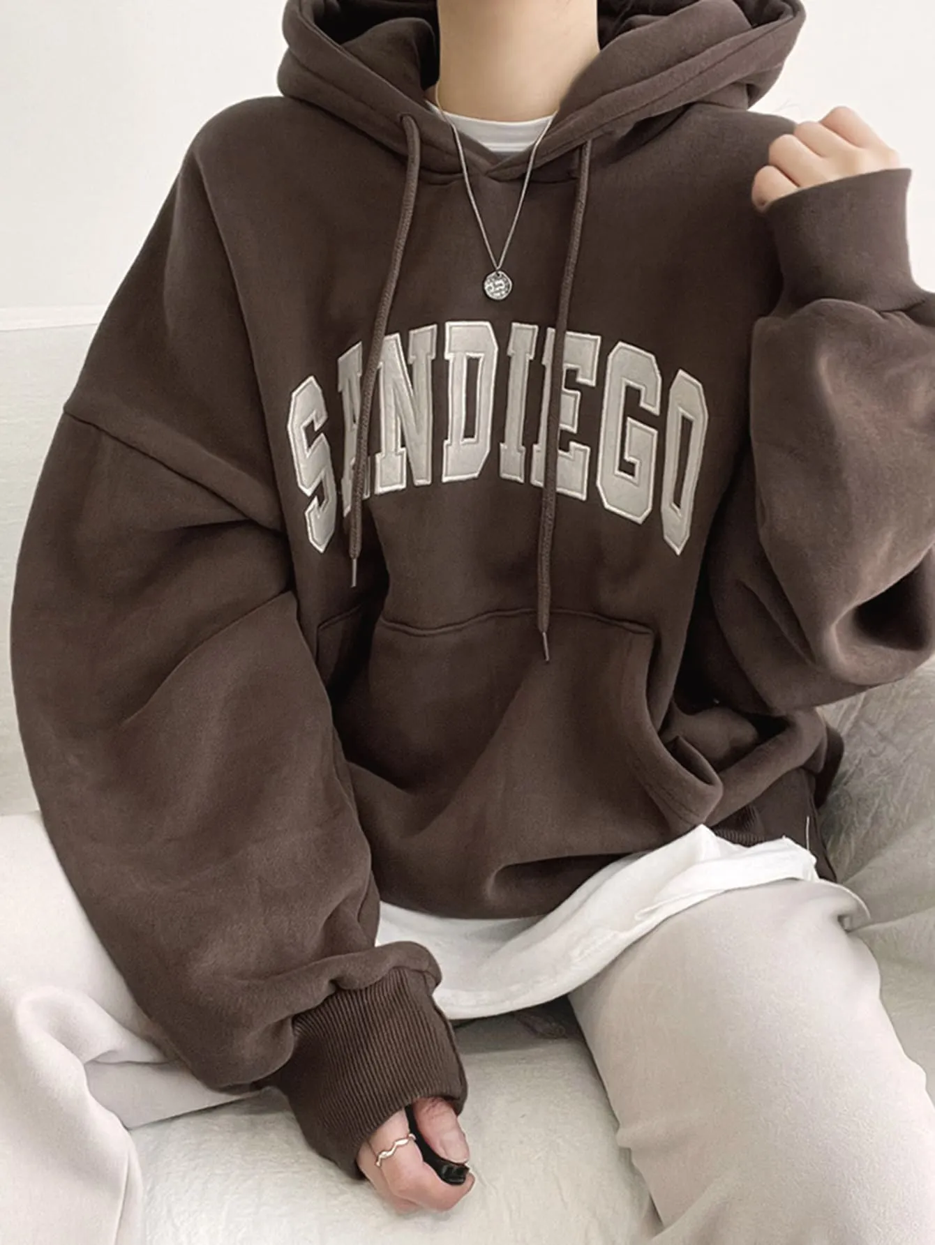 Sudadera con capucha DAZY en Cherry Vibes