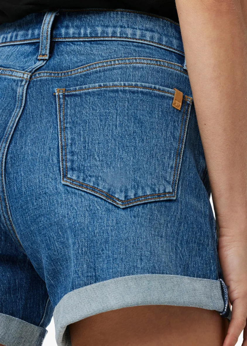 The Alex Short with Rolled Hem