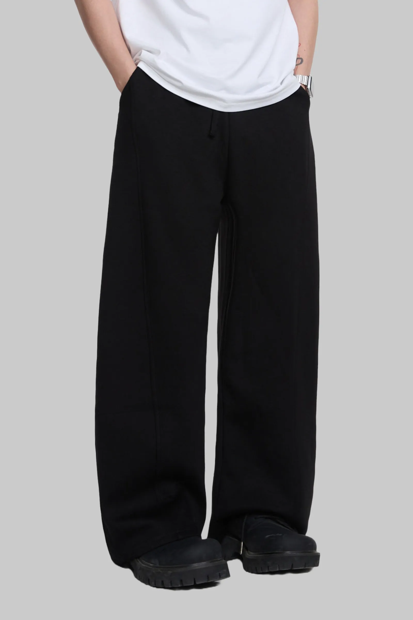 Wide-Leg Fleece Jogger