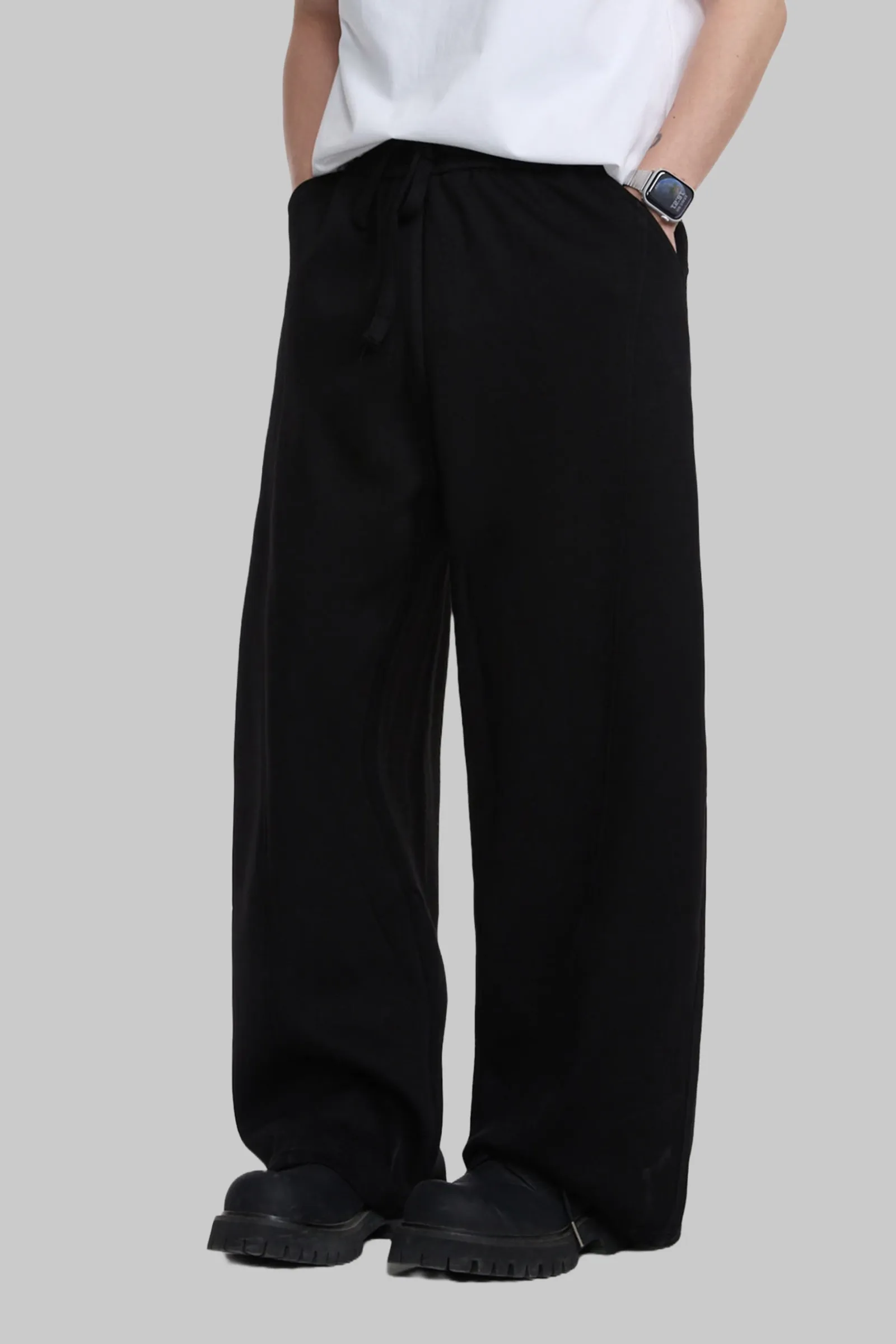 Wide-Leg Fleece Jogger