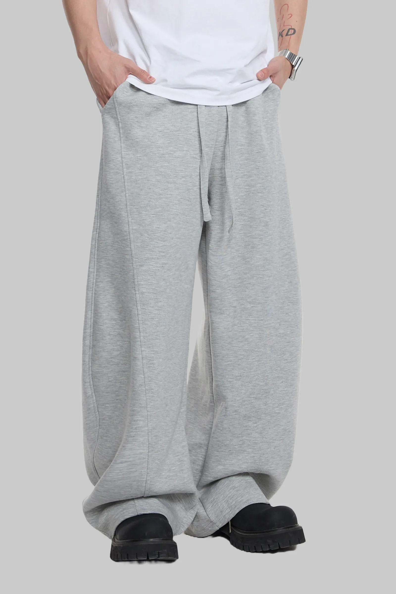Wide-Leg Fleece Jogger